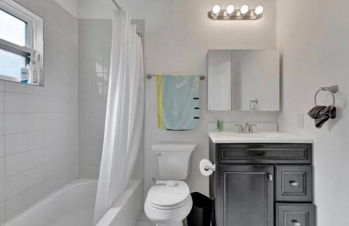 Tampa Heights Villa | 1 Mile to Downtown Free Parking