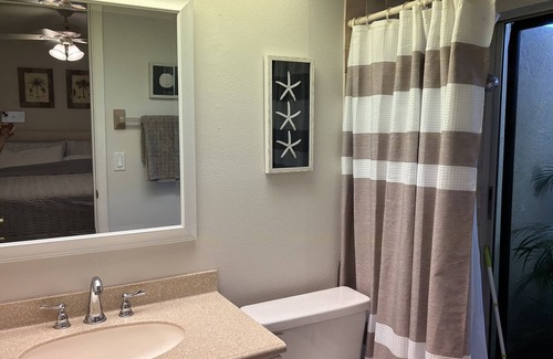 Park East Condo | 1 Mile to downtown Sarasota and minutes to famous beaches, St. Armand’s circle