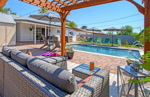 Cavalier Vista House | 1 Mile to Old Town Scottsdale + Pool + Pergola + Fast WIFI