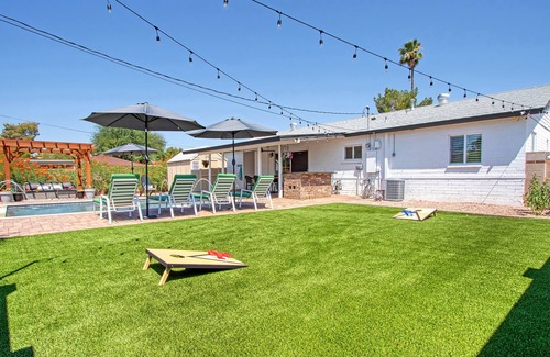 Cavalier Vista House | 1 Mile to Old Town Scottsdale + Pool + Pergola + Fast WIFI