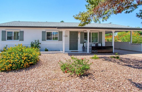 Cavalier Vista House | 1 Mile to Old Town Scottsdale + Pool + Pergola + Fast WIFI