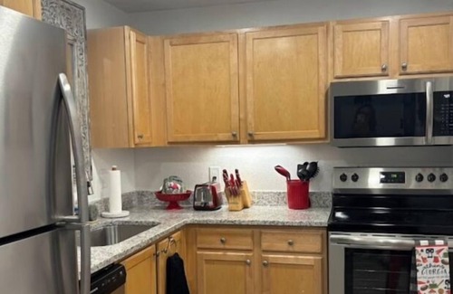 Athens Apartment | 1 mile to Sanford Stadium!