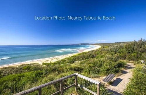 Lake Tabourie House | 1 min walk to lake + Foxtel /Netflix & Wifi