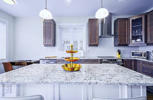 The Blue Mountains House | 1 minute from Blue Mountain Ski Resort Brand New Built Sep 23 Luxury Chalet Home