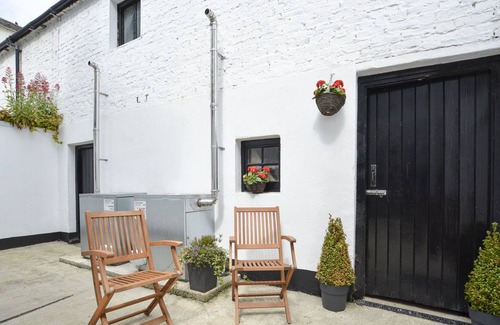 Ballycastle Apartment | 1 minute to the beach! Family-sized Apartment near the Marina