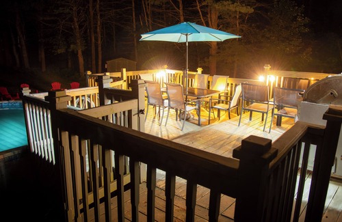 Hastings Highlands House | 1 minute to trails for ATVs and Snowmobiles, Cozy 3 bedroom bungalow on 1.2 acre