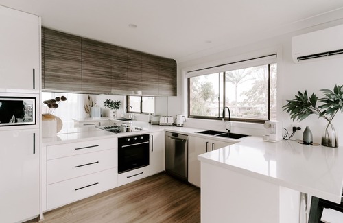 Culburra Beach House | 1 minute walk to Culburra Beach & Lake. ASD friendly and pet friendly.