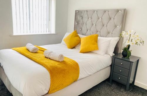 Anfield House | 1 minute walk to Liverpool Stadium Free Private Parking, Anfield Liverpool Entire House
