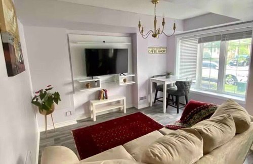 Markham Apartment | 1 Month + Bookings, Cozy private apartment in a highly demanded neighborhood.