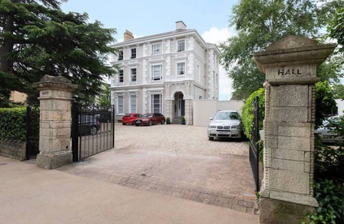 Cheltenham House | 1 Northall · One Bedroom Detached Home with Gated Parking