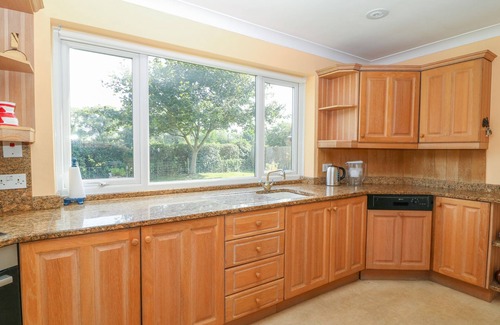 Pocklington House | 1 OSHAWA DELL, pet friendly, with a garden in Pocklington