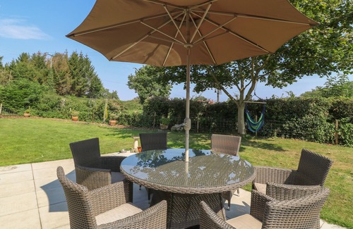 Pocklington House | 1 OSHAWA DELL, pet friendly, with a garden in Pocklington