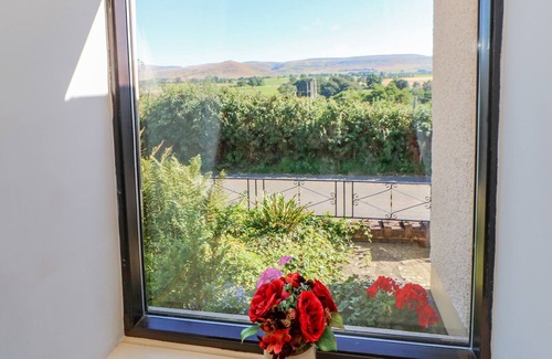 Brampton Cottage | 1 PENNINE VIEW, pet friendly in Appleby-In-Westmorland