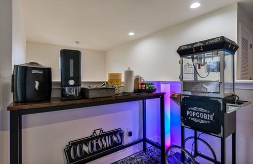 Sun Bay South Villa | #1 Rated Mansion · Heated Saltwater Pool/Spa, Theater, Peloton Gym, Game Room