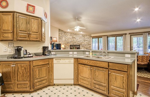 Hot Springs Village House | 1 Redondo Way - HDTV, WIFI. Large, spacious one level home in Diamante