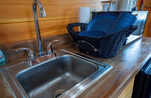 Robbinsville Cabin | 1 Room Cabin- " The John Wayne"