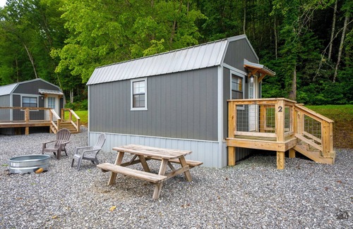 Robbinsville Cabin | 1 Room Cabin- " The John Wayne"
