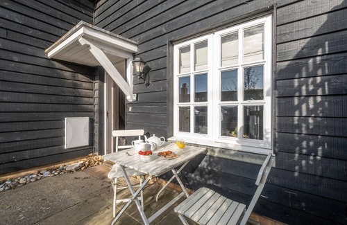 Thorpeness Cottage | 1 Sanctuary Court - sleeps 6 guests in 3 bedrooms