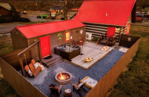 Gatlinburg - Pigeon Forge House | #1 Smokies Cabin! Fall VIEWS, Game Rm, FirePit