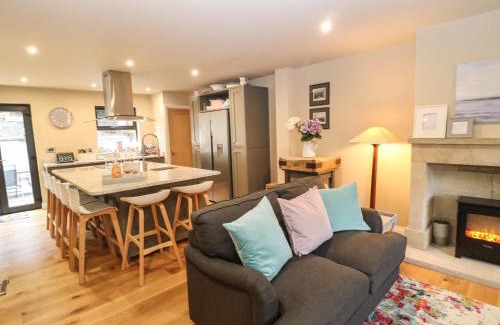 Lothersdale House | 1 Stansfield Mews