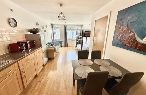 South Bermondsey Apartment | 1 stop to London Bridge