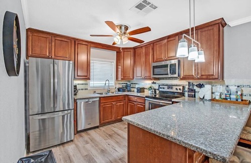 Highland Hills House | 1 Story Henderson Home w 3BR, Hot tub, Sleeps 6