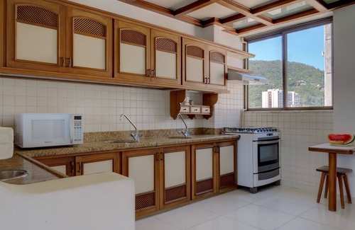 Copacabana Cabin | 1 suite plus 2 bedrooms plus 2 towels For 8 people