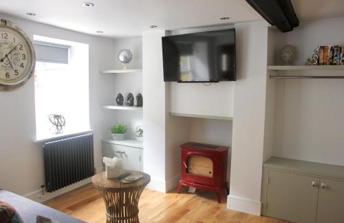 Stamford Apartment | 1 The Cottage, Studio Apartment, Ye Olde Barn Apartments