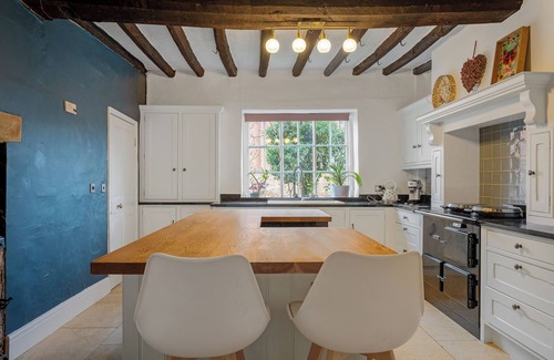 Cawood House | 1 THE GRANGE, pet friendly, with open fire in Riccall
