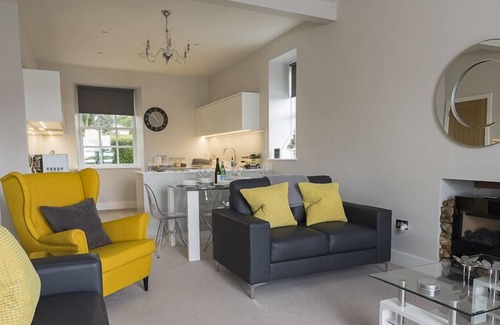 Bugford Cottage | 1 THE MANOR HOUSE, HILLFIELD VILLAGE, family friendly in Dartmouth