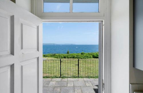 Torpoint Apartment | 1 The Old Signal House, Penlee Point