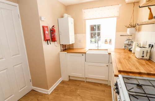 Alston Cottage | 1 THE STABLES, pet friendly, with a garden in Alston