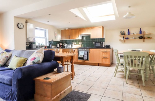 Rosebush Cottage | 1 THE TERRACE, pet friendly, with open fire in Newport, Pembrokeshire