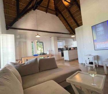 De Kelders House | 1 Waterkant Luxury Renovated 3 Bedroom House