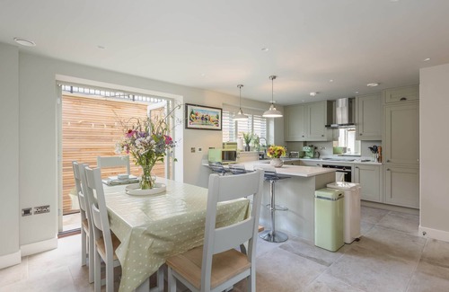 Pateley Bridge House | 1 x King, 1 x Twin , 2 x bathrooms Nidderdale and Swaledale