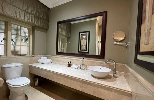 Houghton Estate Hotel | 10 2nd Avenue Houghton Estate