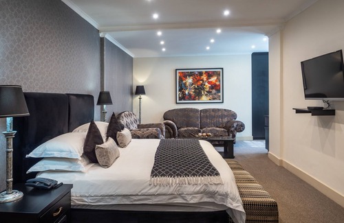 Houghton Estate Hotel | 10 2nd Avenue Houghton Estate