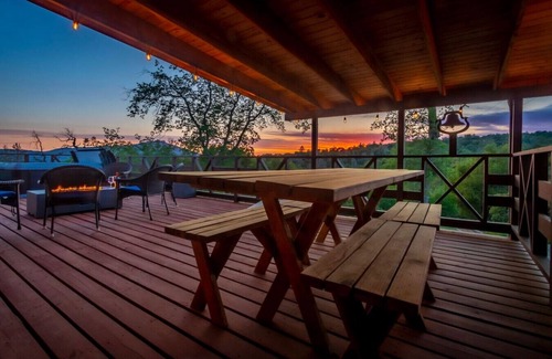 Oakhurst Villa | 10-acre Forest Villa, 20 miles from Yosemite South