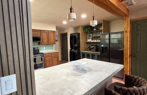 San Marcos Cabin | 10 Acre Ranch w/Wellness Experience + Hiking Trail