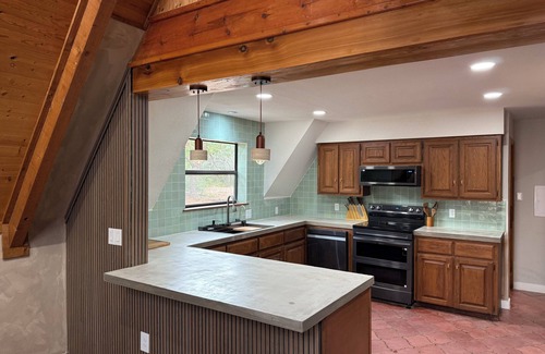 San Marcos Cabin | 10 Acre Ranch w/Wellness Experience + Hiking Trail