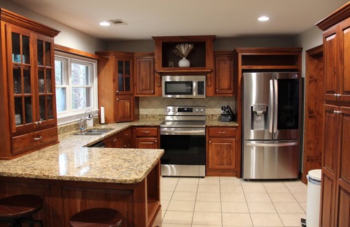 Dahlonega Cabin | 10 bdrm Cabin Lodge with Hot Tub, Grill & Firepit 10 mins from the Dahlonega Sq.