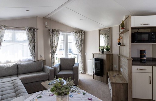 Cowes Cabin | 10 Beachlands.