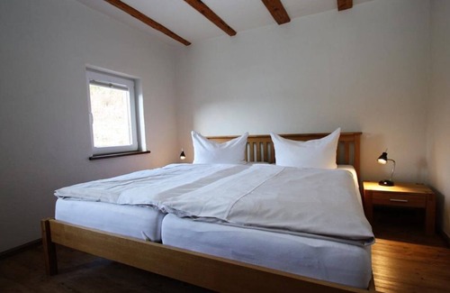 Plutscheid Bed & Breakfast | 10-bed Eifel farmhouse, 3 bathrooms, 4 bedrooms - Gasthaus-Pension-Rest.