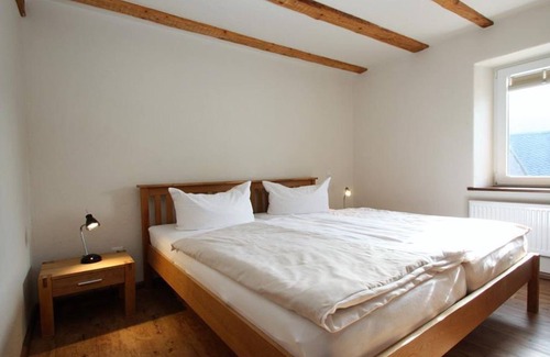 Plutscheid Bed & Breakfast | 10-bed Eifel farmhouse, 3 bathrooms, 4 bedrooms - Gasthaus-Pension-Rest.