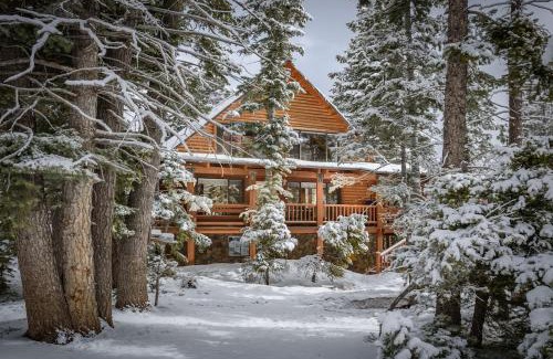 Duck Creek Village Ski Chalet | 10 Bed Luxurious Spa Cabin