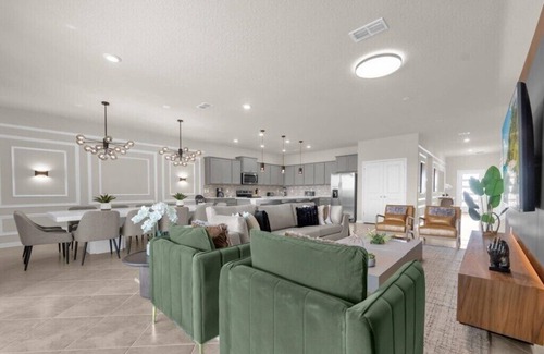 Four Corners House | 10 Bedrooms/8 Bathrooms/Windsor Cay (16212SM)
