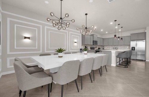 Four Corners House | 10 Bedrooms/8 Bathrooms/Windsor Cay (16212SM)