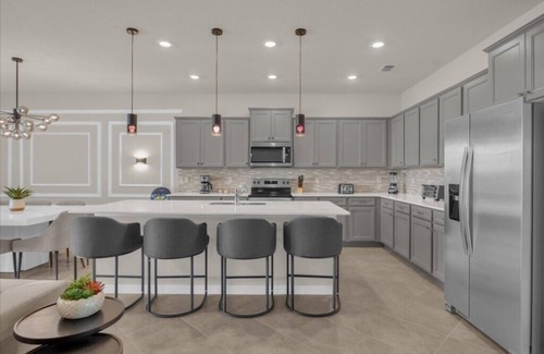 Four Corners House | 10 Bedrooms/8 Bathrooms/Windsor Cay (16212SM)