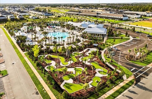 Four Corners House | 10 Bedrooms/9 Bathrooms/Windsor Cay (16215CC)