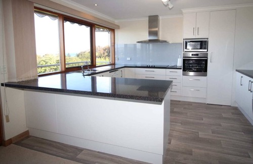 Encounter Bay House | 10 Clive Ave - Waterviews
